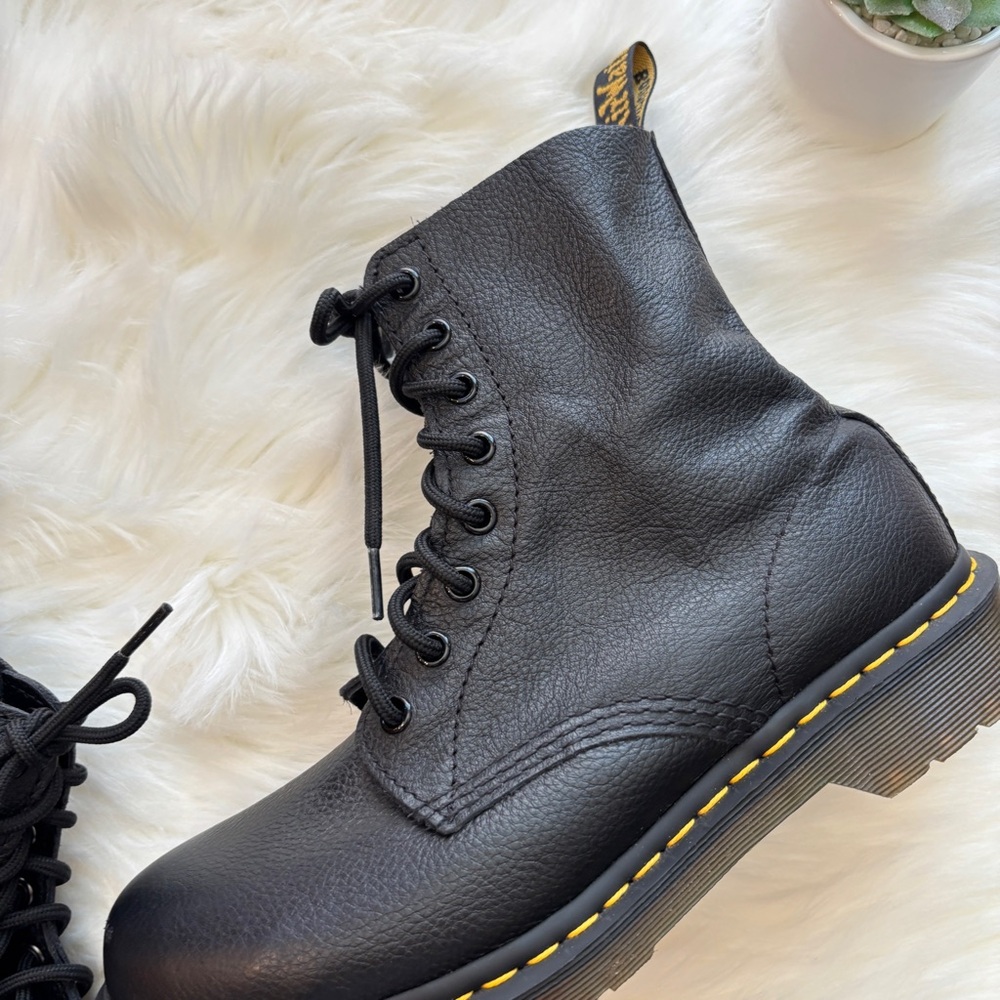 Dr. Martens 1460 Pascal Virginia Leather Lace Up Boots - Picture 6 of 9